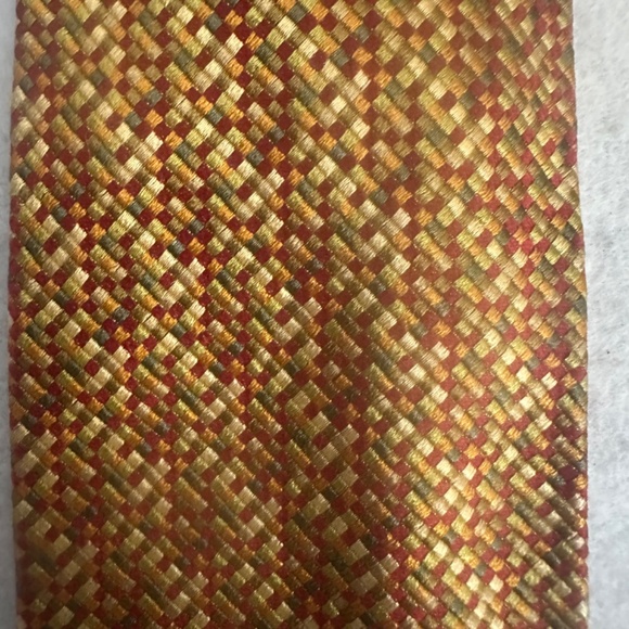 Ferragamo Silk Tie 3.5" wide 60" long Gently worn Made in Italy 100% silk - Picture 2 of 3